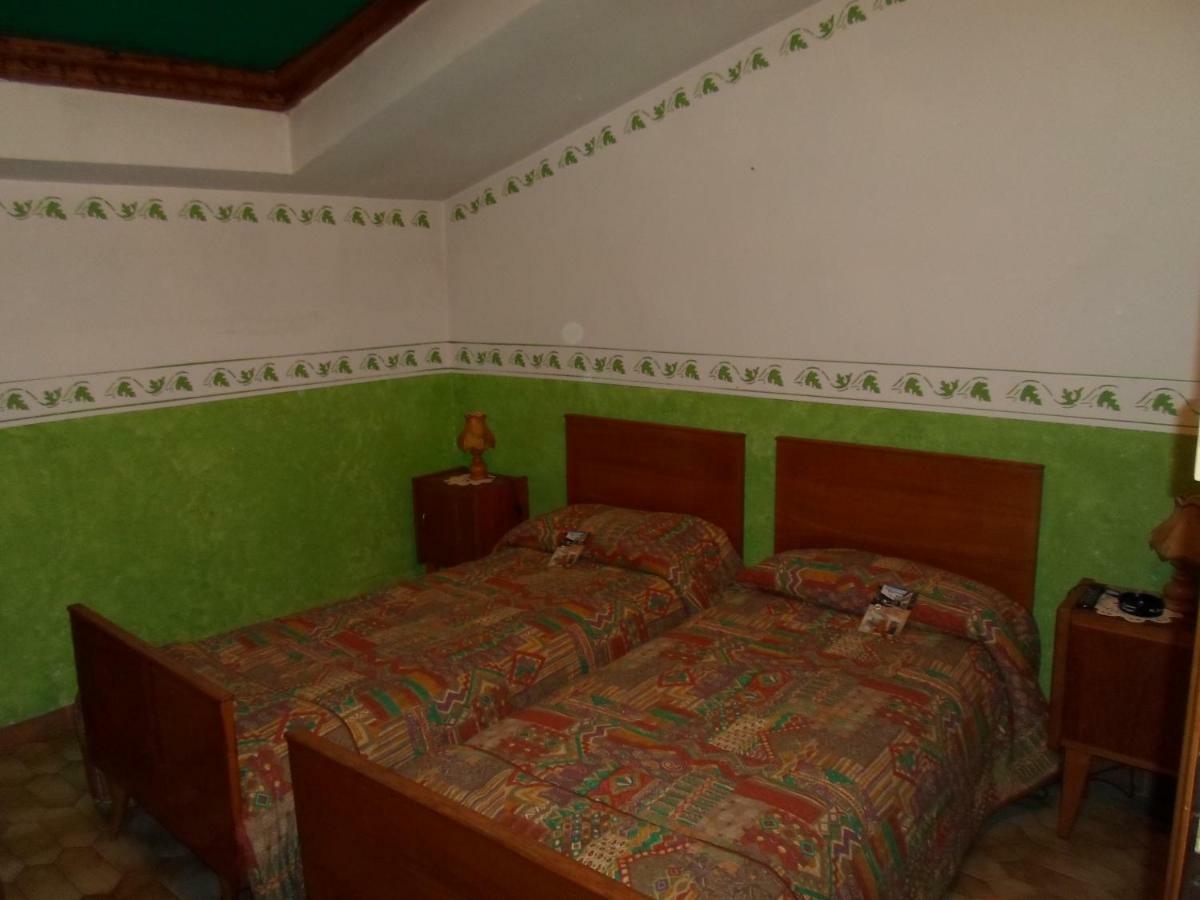 Albergo Leon D'Oro Dogliani Luaran gambar